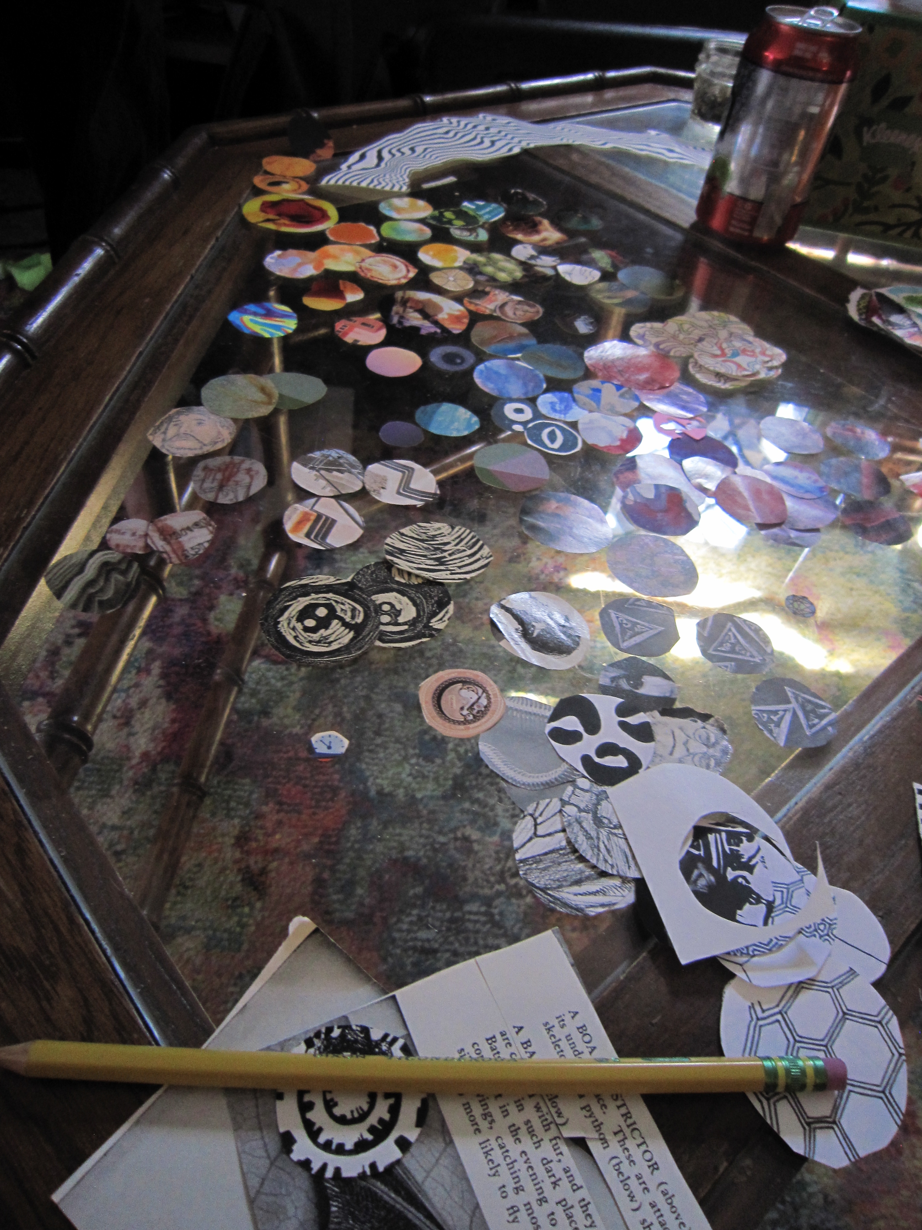 Many tiny circles!